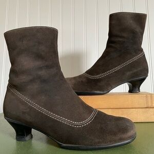 LaCanadienne Square Toe Waterproof Low Heeled Boots/Booties in Brown Suede